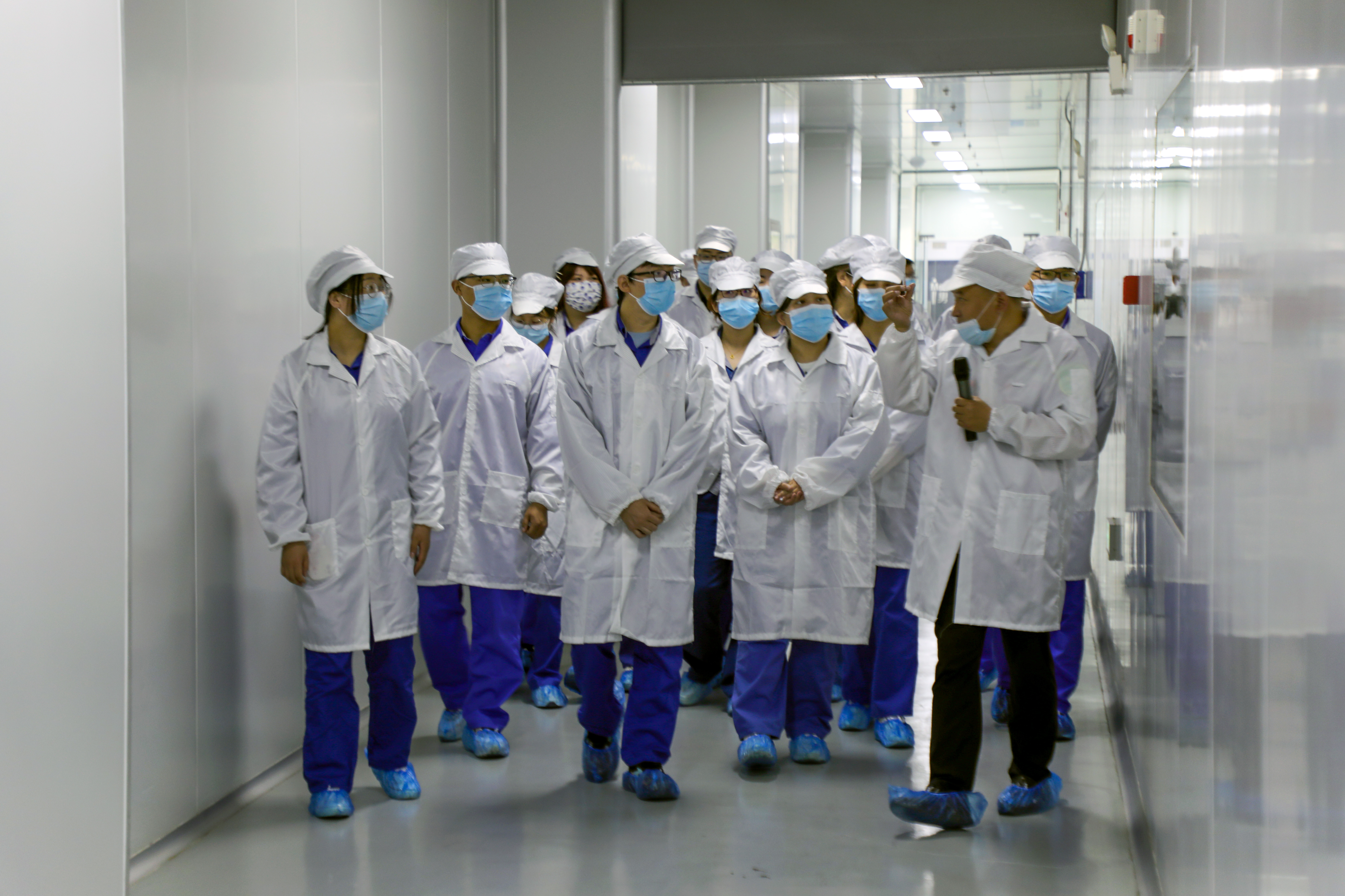 青春賽道 奮斗有光|安彩高科開展青年員工座談會(huì)